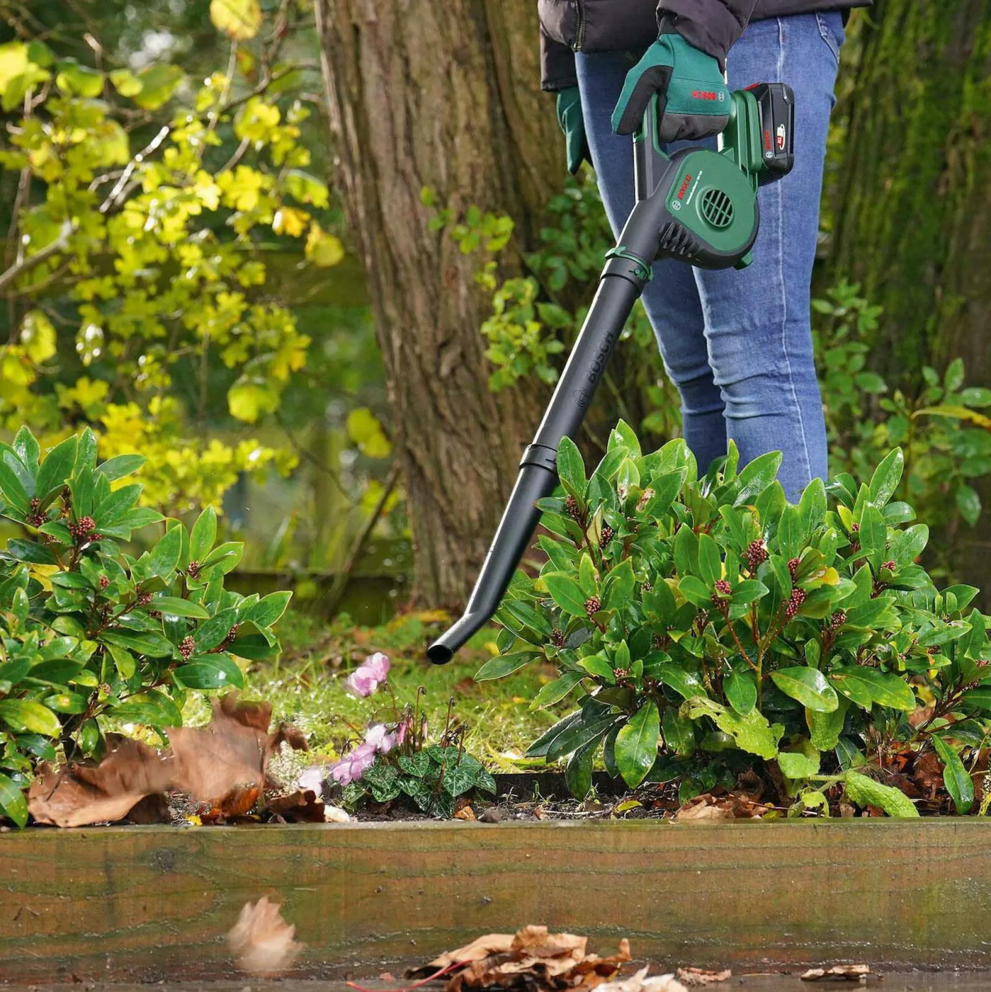 Bosch Tuinmachines>Accubladblazer UniversalLeafBlower 18V-130 Baretool