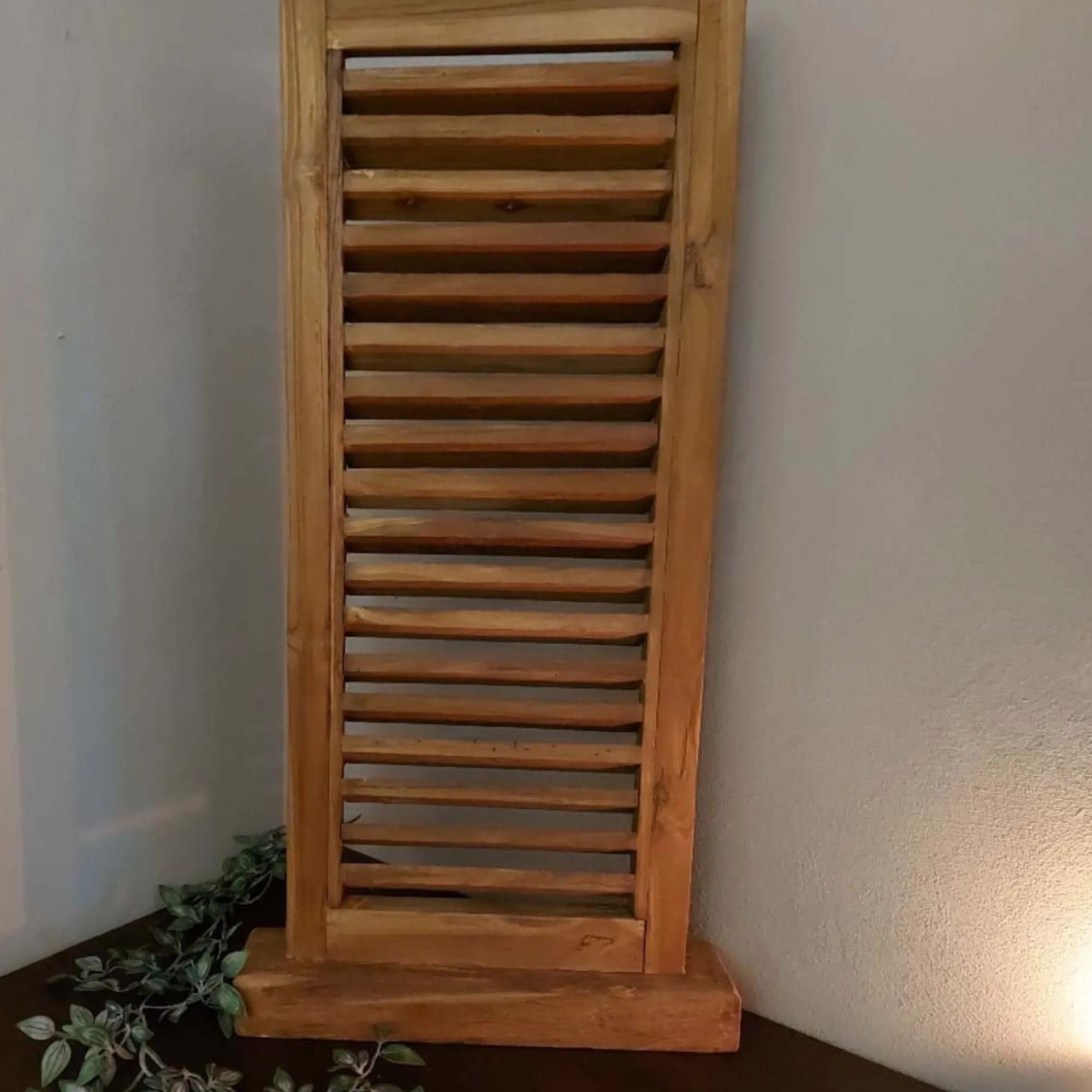 O'malley Woondecoratie>Luik hout op voet 30 x 42 cm naturel