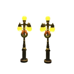 Kerstdorp>Zwarte lantaarn met krans en strik 2st